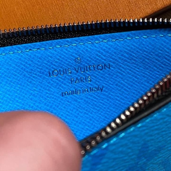 Louis Vuitton Coin Card Holder - Picture 6 of 6